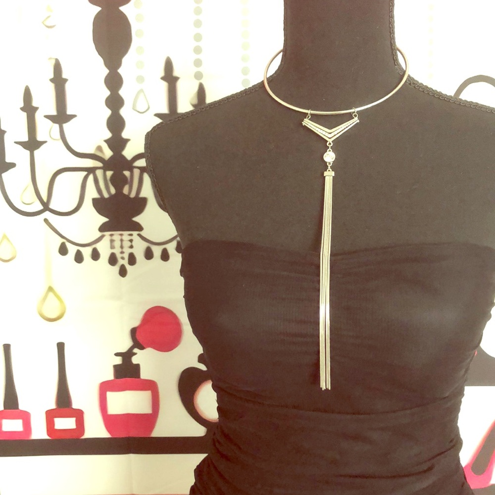 Guess round necklace